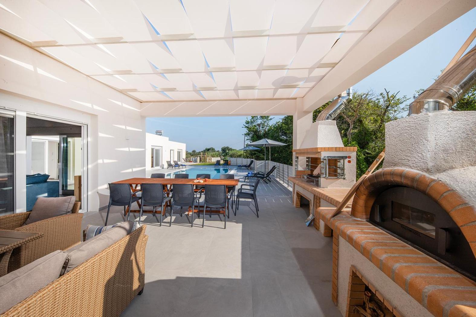 Villa Ami, Roda, Corfu: 10 Guests, Heated Pool, Private Mini Golf, Pool Table & More!! Eksteriør bilde