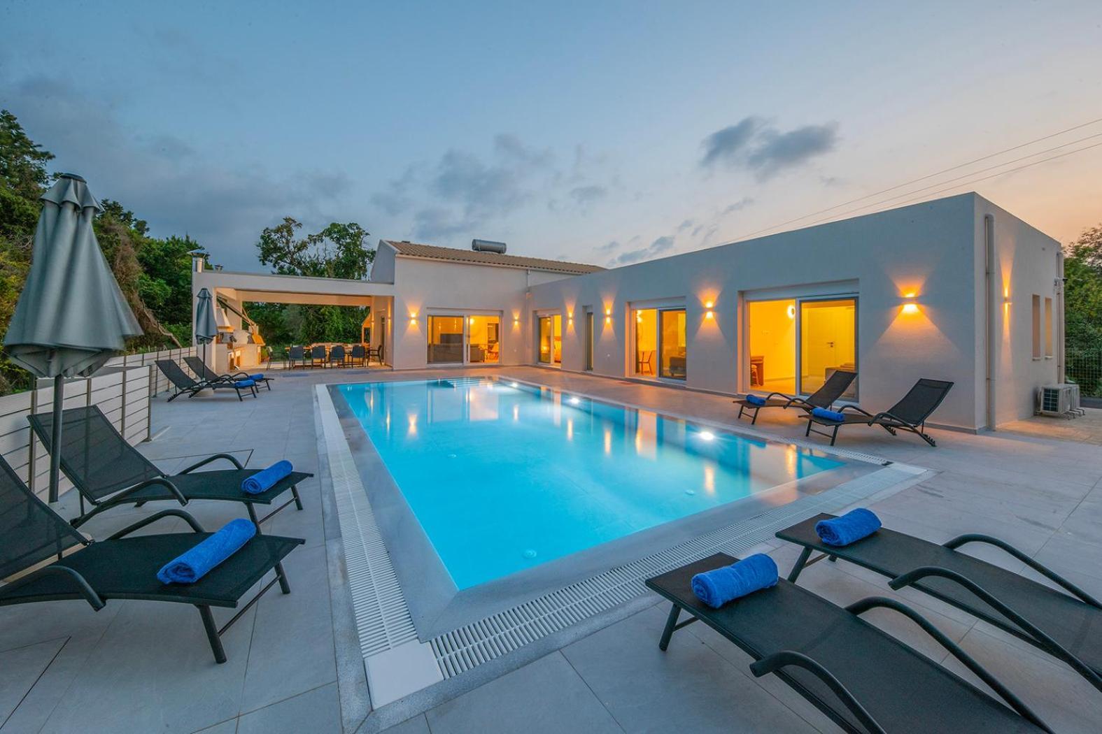 Villa Ami, Roda, Corfu: 10 Guests, Heated Pool, Private Mini Golf, Pool Table & More!! Eksteriør bilde