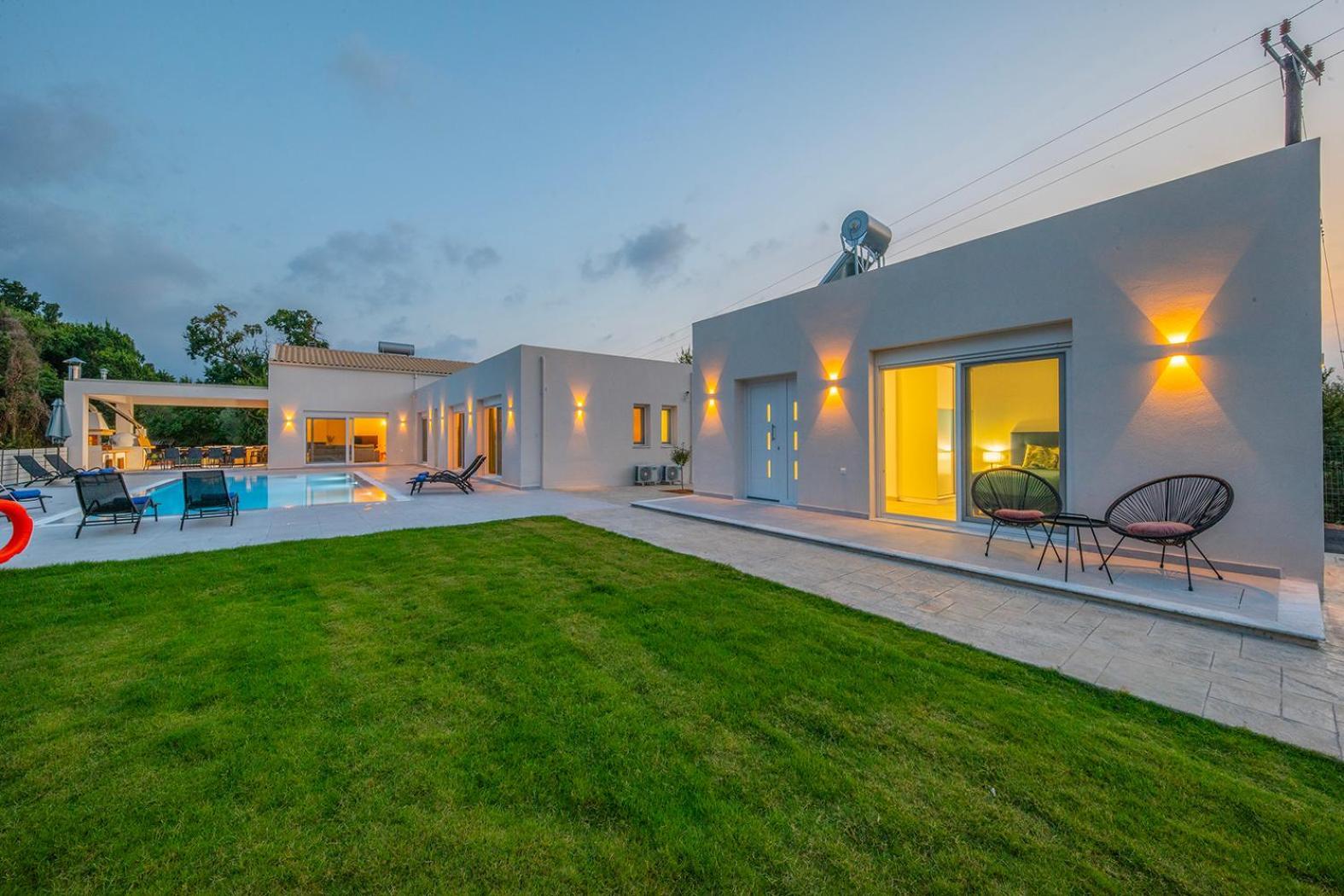 Villa Ami, Roda, Corfu: 10 Guests, Heated Pool, Private Mini Golf, Pool Table & More!! Eksteriør bilde