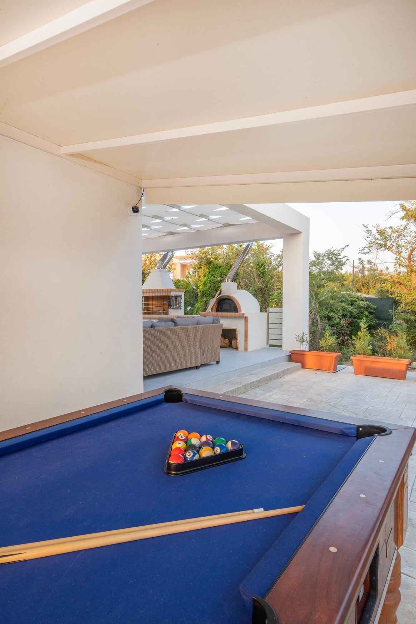 Villa Ami, Roda, Corfu: 10 Guests, Heated Pool, Private Mini Golf, Pool Table & More!! Eksteriør bilde